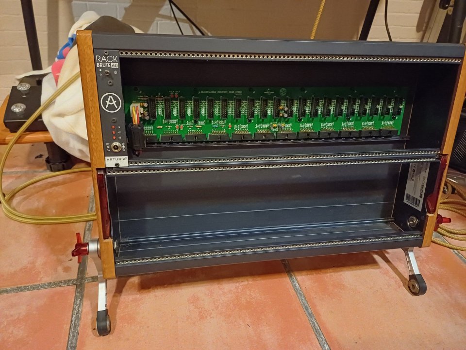 Artura Rackbrute 6U Eurorack de segunda mano · Foto 2 de 3 · Zaragoza · 235 €
