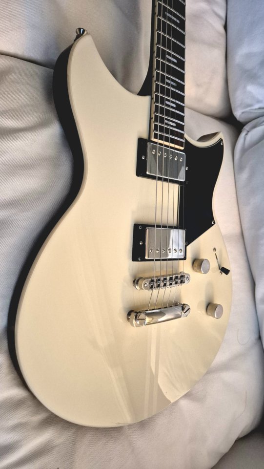 Guitarra Eléctrica YAMAHA REVSTAR RSS20 VW