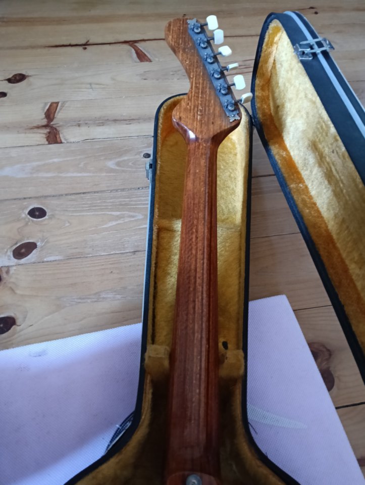 Guitarra Framus Strato años 60 de segunda mano · Foto 5 de 8 · Navarra · 550 €