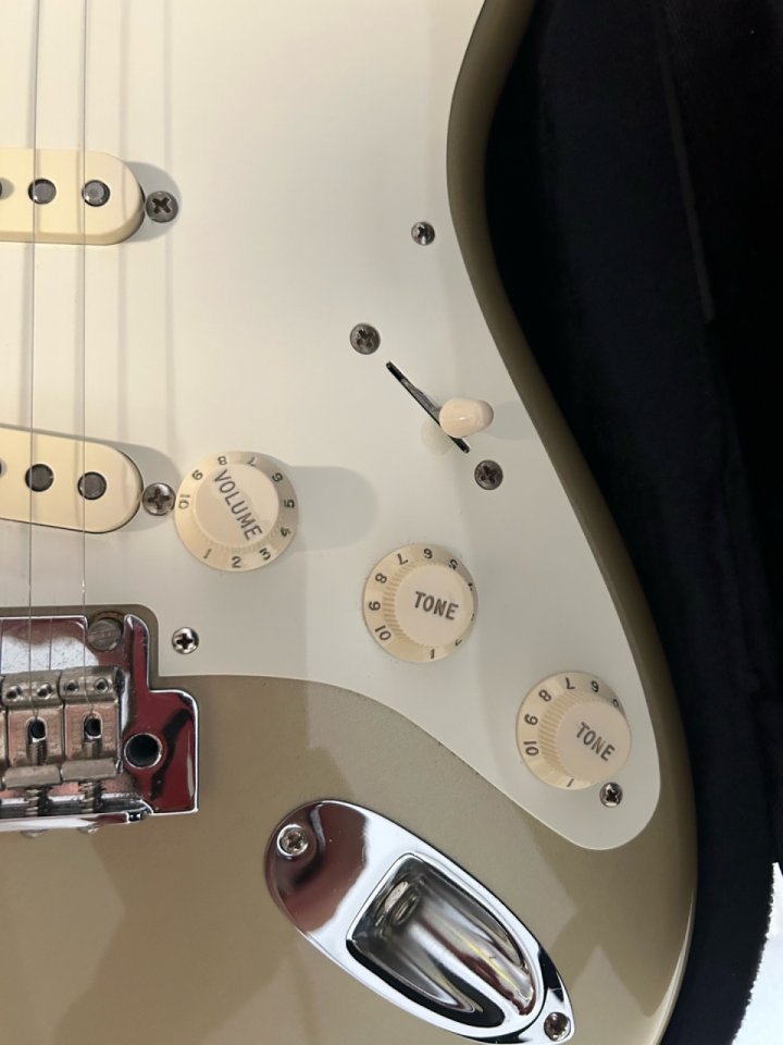 Fender Classic Player 50’s de segunda mano · Foto 3 de 8 · Valencia · 700 €