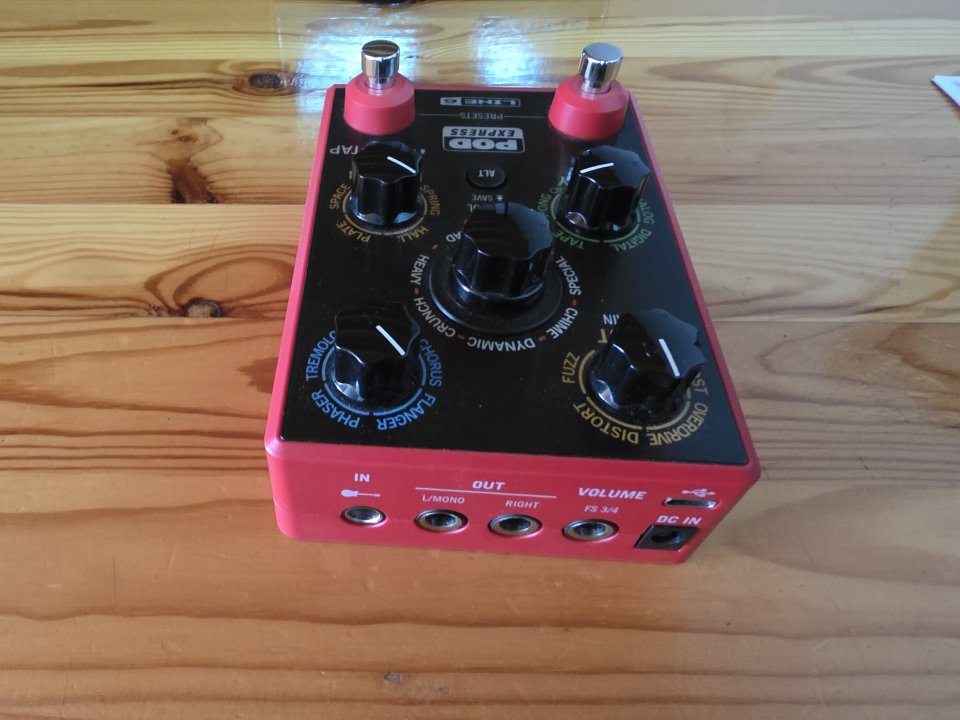 POD EXPRESS Line 6 Nuevo+ adaptador de corriente. de segunda mano · Foto 3 de 5 · Zaragoza · 110 €