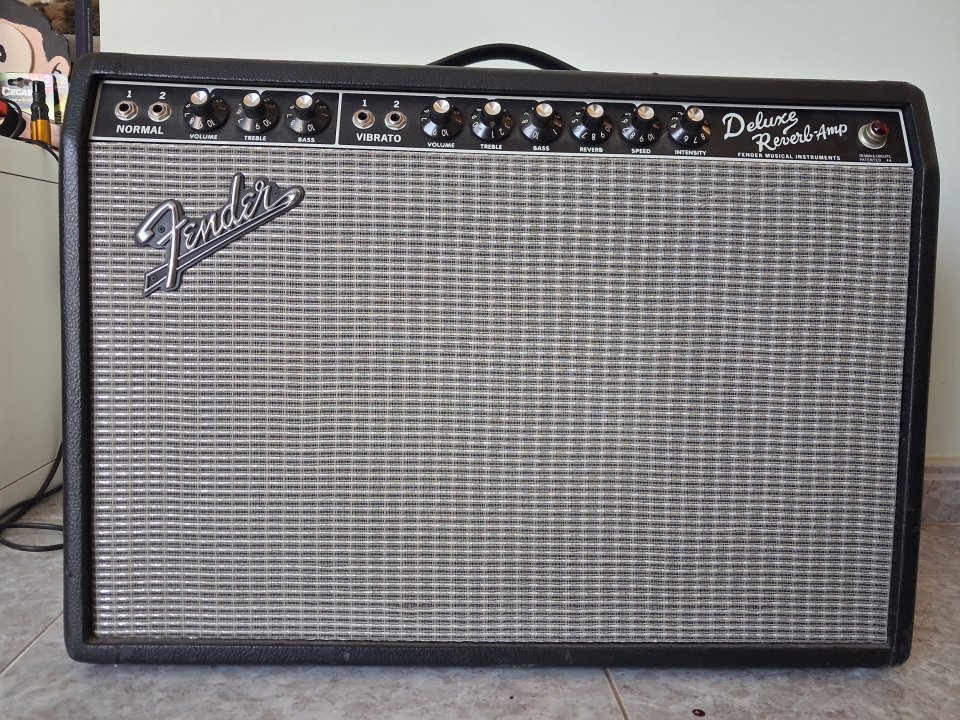 Fender '65 Deluxe Reverb Reissue (Válvulas) + Footswitch de segunda mano · Foto 1 de 6 · Barcelona · 1350 €