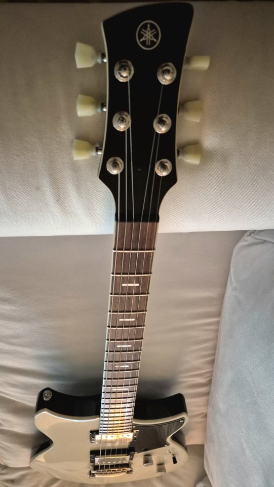 Guitarra Eléctrica YAMAHA REVSTAR RSS20 VW