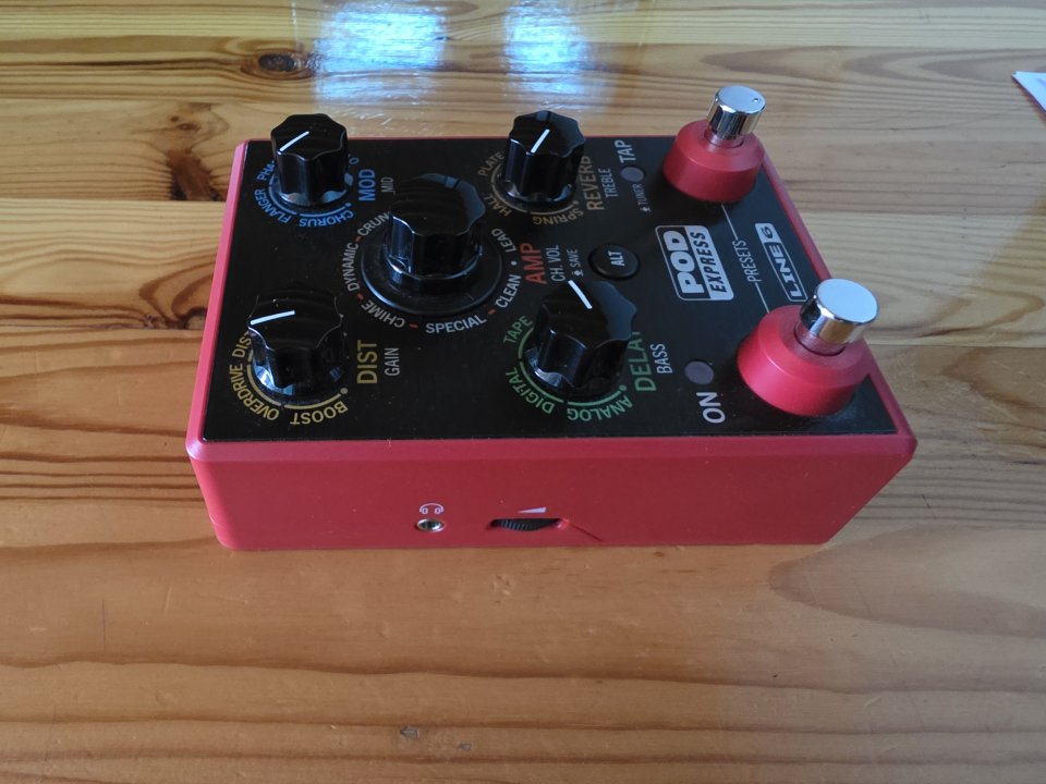 POD EXPRESS Line 6 Nuevo+ adaptador de corriente. de segunda mano · Foto 4 de 5 · Zaragoza · 110 €