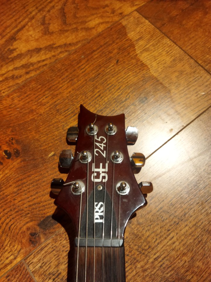 Guitarra PRS SE 245, Singlecut.