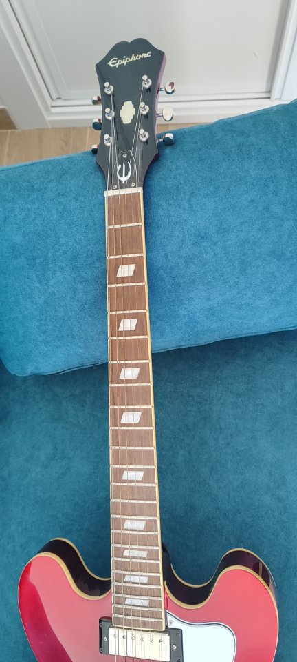 Epiphone Riviera Sparkling Burgundy