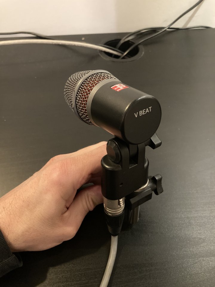 Microfono SE V Beat + Soporte V Clamp