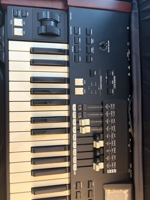 Hammond XK4 de segunda mano · Foto 2 de 7 · Madrid · 1900 €
