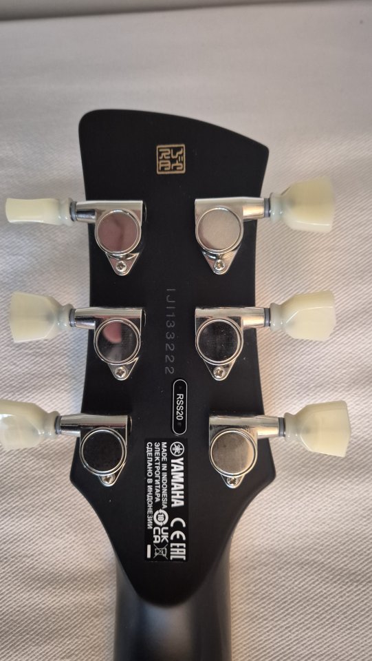 Guitarra Eléctrica YAMAHA REVSTAR RSS20 VW