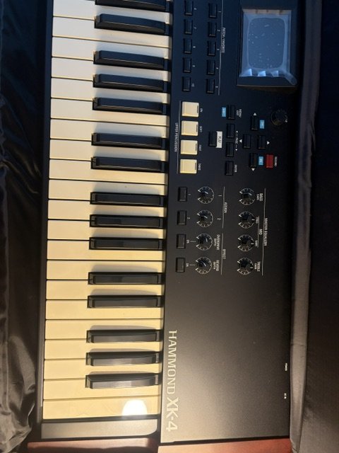 Hammond XK4 de segunda mano · Foto 3 de 7 · Madrid · 1900 €