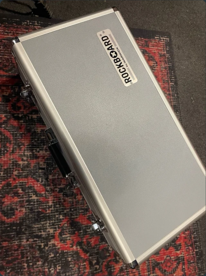 Rockboard TRES 3.1 Case + Rockboard Mod Patch + Strymon Ojai fuente