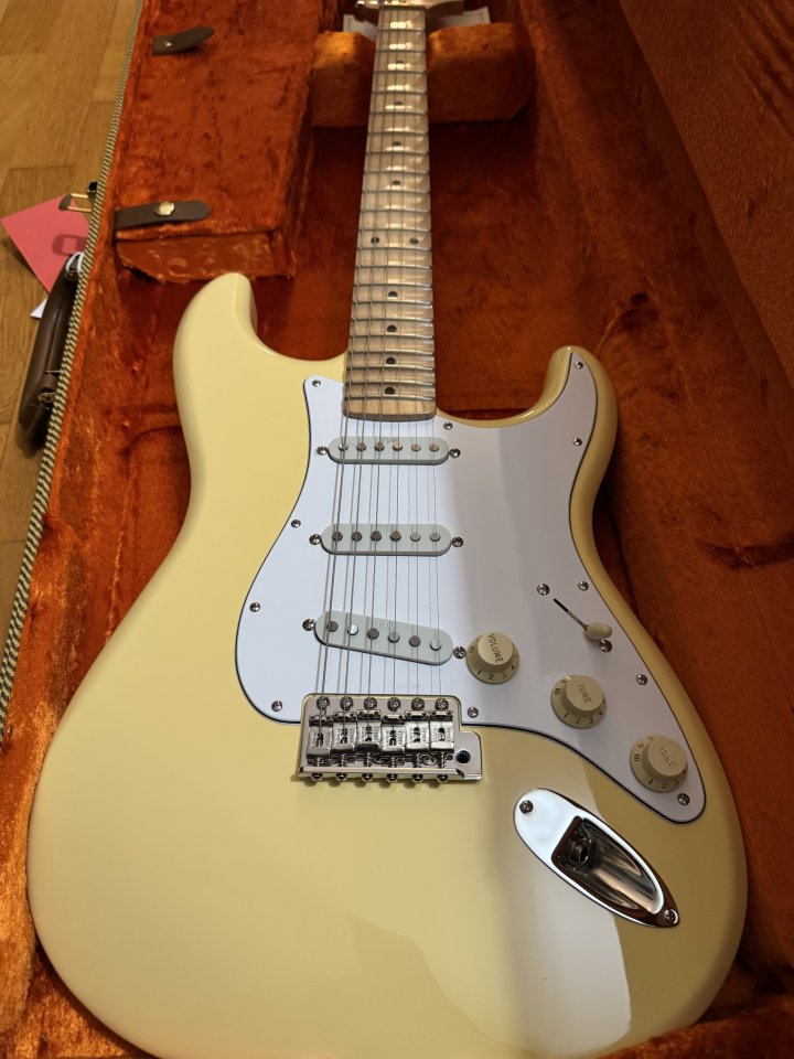 Fender Yngwie Malmsteen MN VW