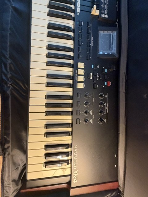 Hammond XK4 de segunda mano · Foto 4 de 7 · Madrid · 1900 €