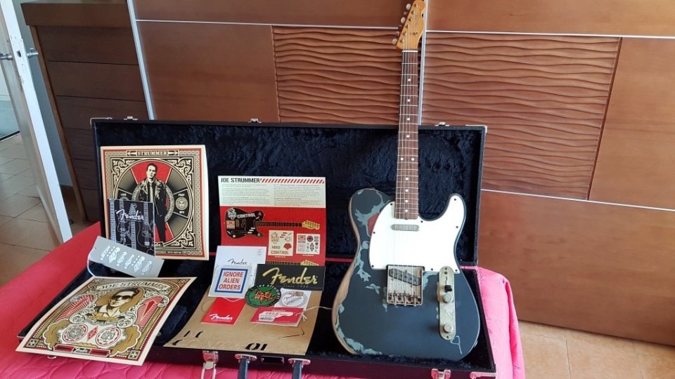Telecaster Joe Strummer de segunda mano · Foto 1 de 8 · Tarragona · 1800 €