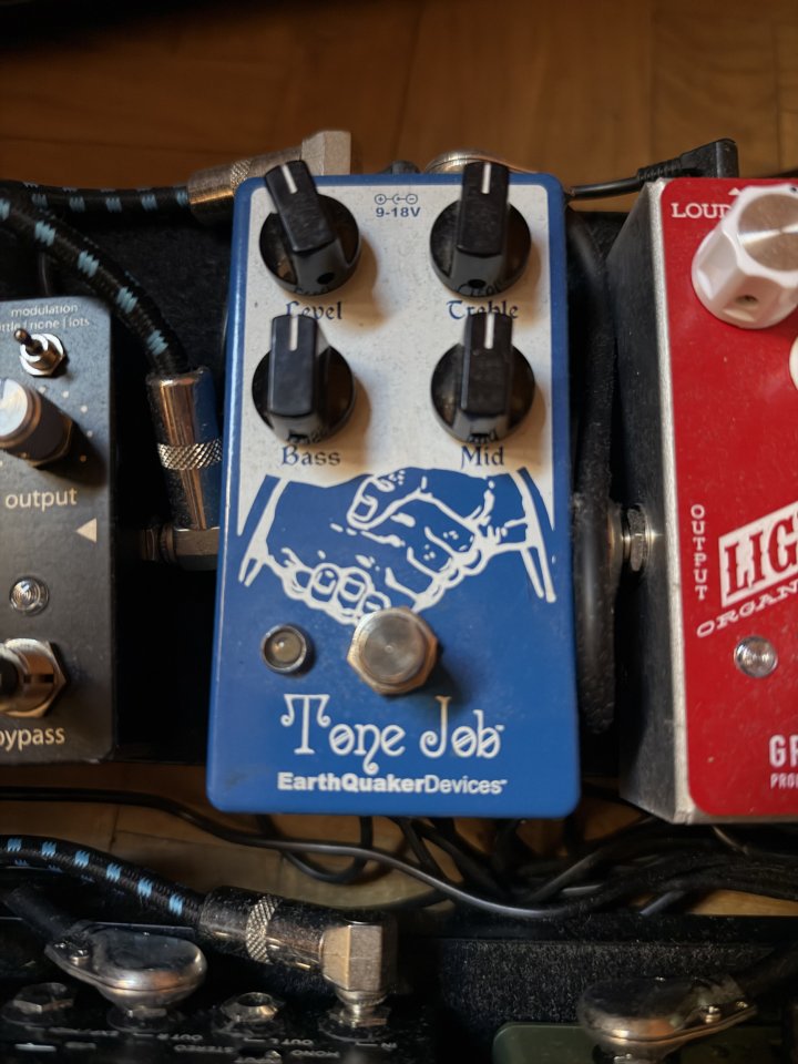 EarthQuaker Devices Tone Job 2 de segunda mano · Foto 1 de 2 · Madrid · 115 €
