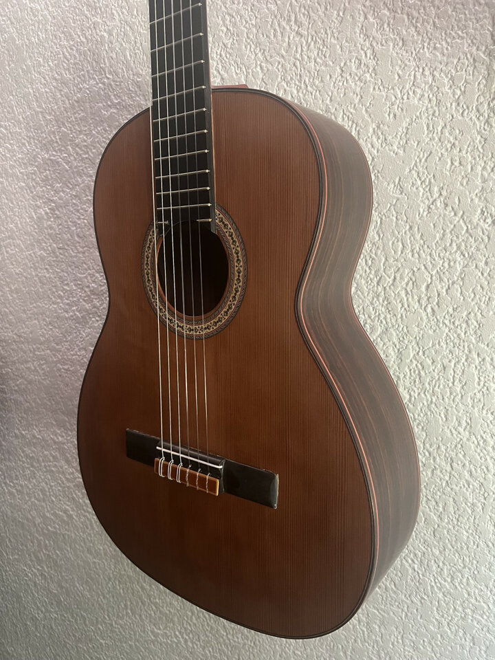 Vendo o cambio Guitarra clásica palosanto macizo de segunda mano · Foto 2 de 6 · Valencia · 599 €
