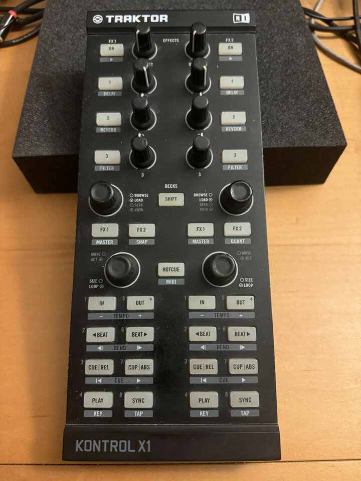 Traktor kontrol X1