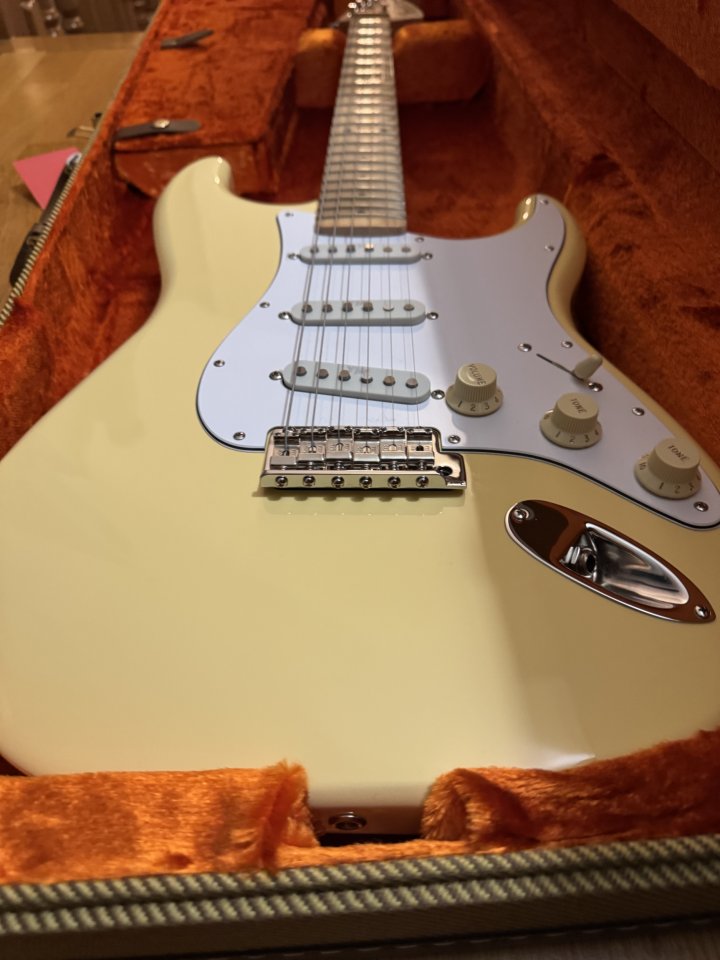 Fender Yngwie Malmsteen MN VW de segunda mano · Foto 3 de 10 · Barcelona · 2250 €