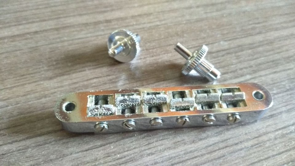 Puente GIBSON Nashville Tune-O-Matic de una Tradicional 2009 de segunda mano · Foto 1 de 5 · Valencia · 30 €