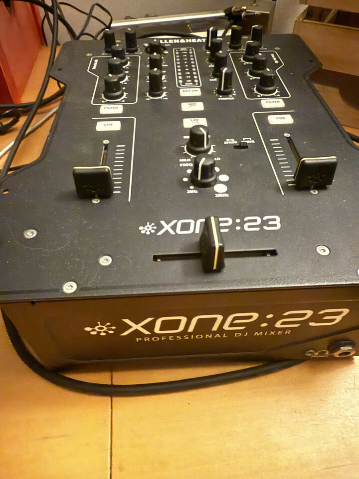 Allen&Heath Xone:23 de segunda mano · Foto 2 de 4 · Alicante · 300 €