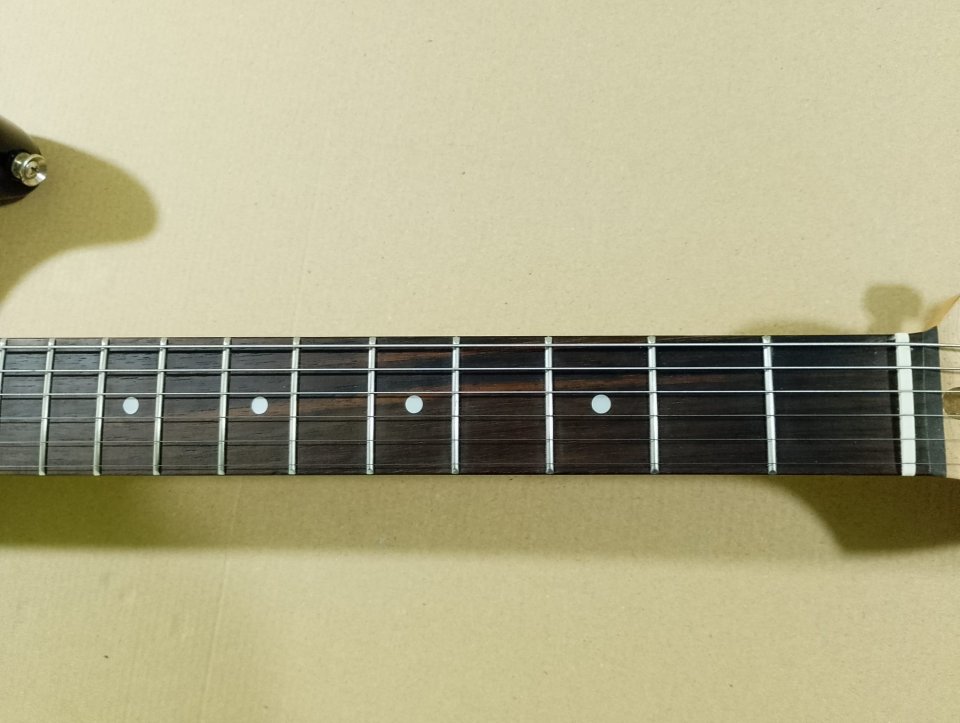 Guitarra Stratocaster(Partcaster) Negra Personalizada de segunda mano · Foto 7 de 7 · Ourense · 200 €