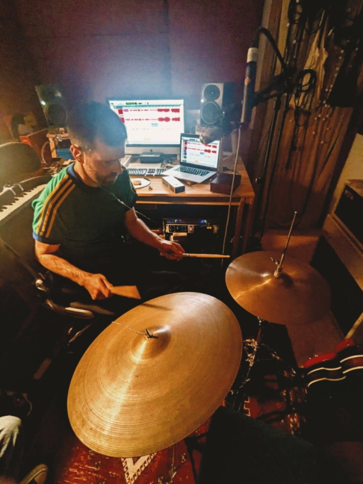 Grabación de instrumentos y creación de arreglos.