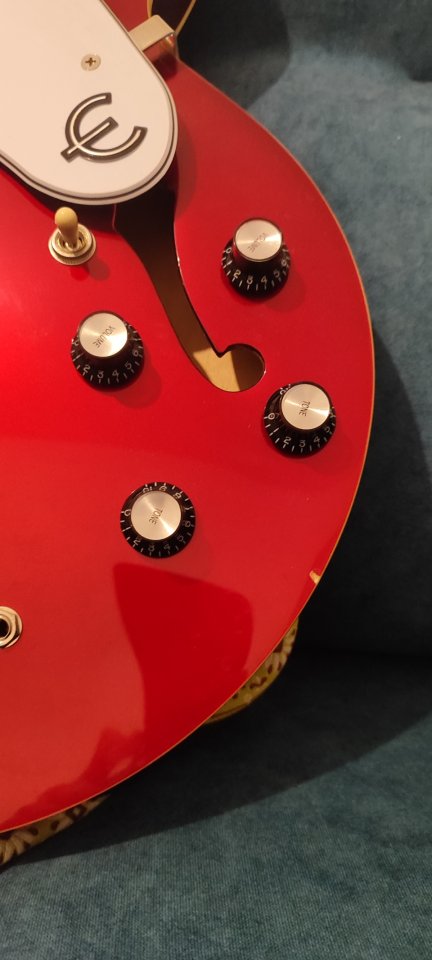 Epiphone Riviera Sparkling Burgundy