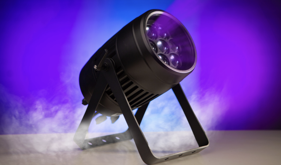 equipo completo de sonido e iluminación para espacio polivalente de segunda mano · Foto 3 de 6 · Madrid · 13500 €