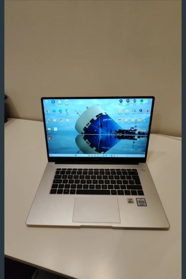 CAMBIO Huawei MateBook D15 de segunda mano · Foto 1 de 2 · Bizkaia