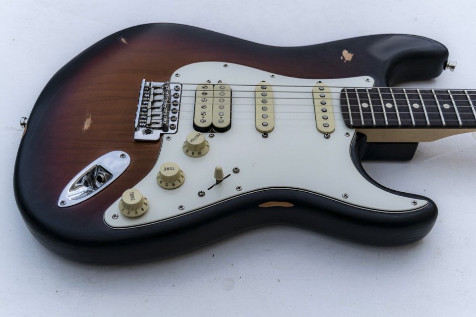 Fender stratocaster performer de segunda mano · Foto 3 de 10 · Cáceres · 750 €