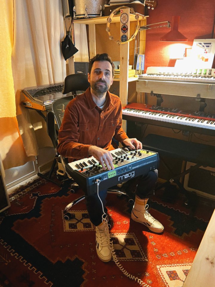 Grabación de instrumentos y creación de arreglos.