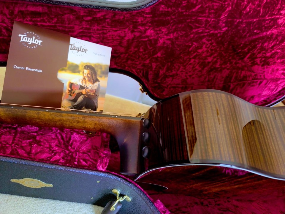 TAYLOR 614ce V-Class de segunda mano · Foto 5 de 10 · Sevilla · 2700 €
