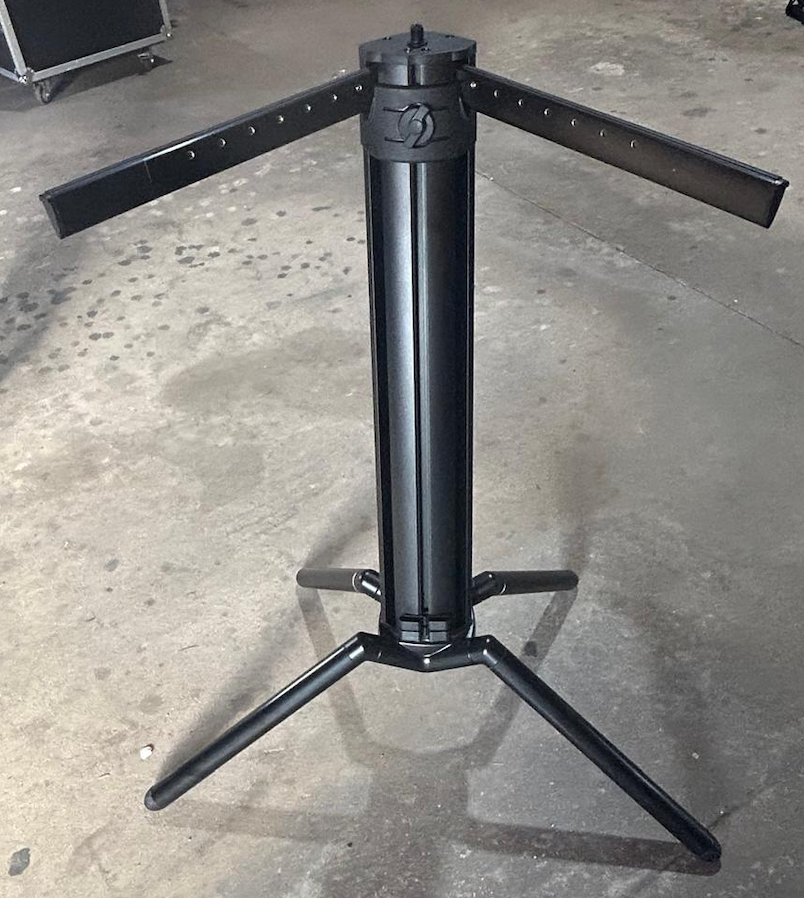 AKAI MPC KEY 61 + Flightcase + Soporte K&M Spider Baby + Funda para el soporte