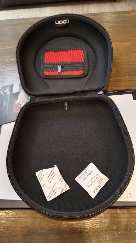 Estuche profesional para auriculares de segunda mano · Foto 5 de 5 · Córdoba · 15 €
