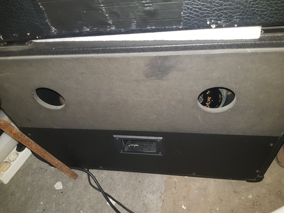 Pantalla Hughes and Kettenr H&K 2x12 Celestion V30