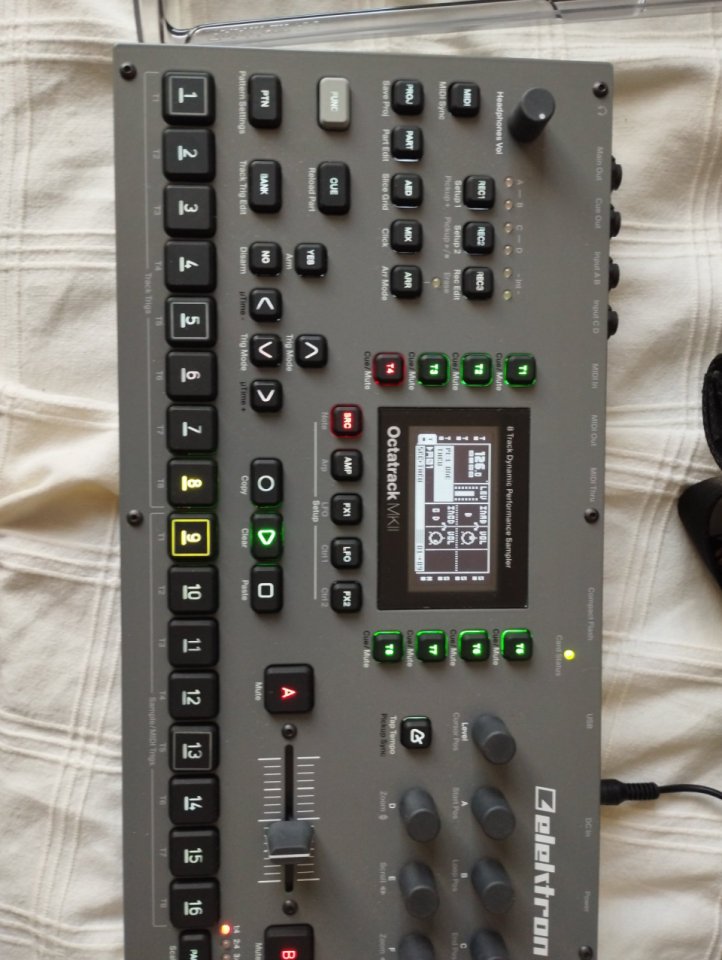 Electrón Octatrack MKII - pack completo de segunda mano · Foto 1 de 10 · Bizkaia · 1375 €