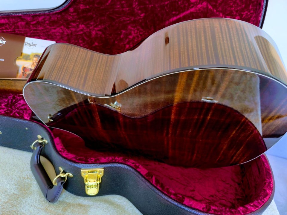 TAYLOR 614ce V-Class de segunda mano · Foto 6 de 10 · Sevilla · 2700 €