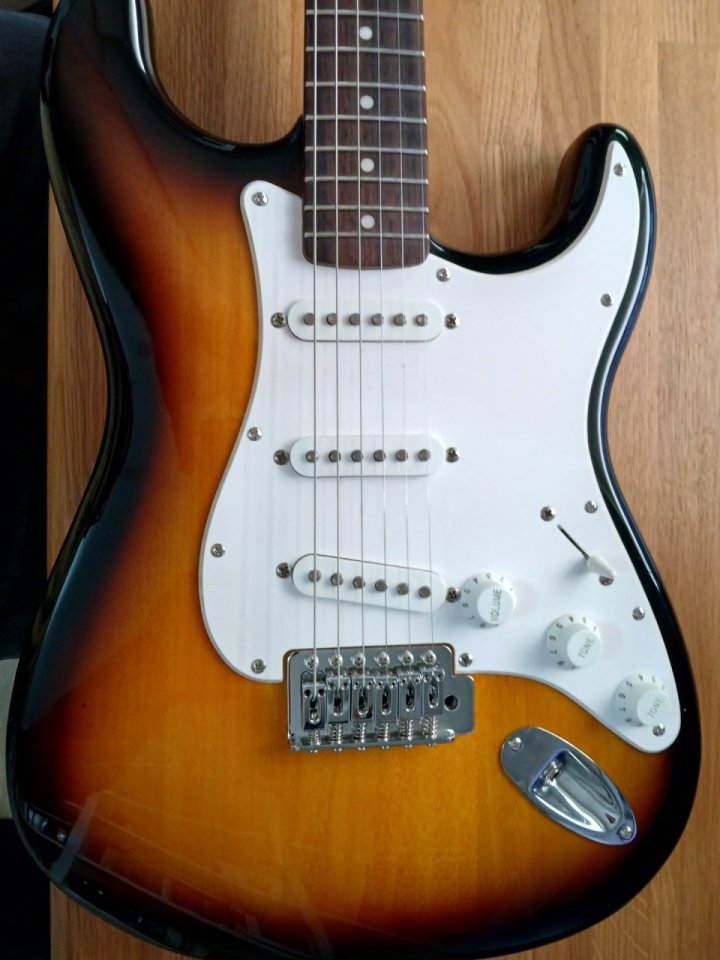 Squier affinity de segunda mano · Foto 3 de 7 · Ciudad Real · 120 €