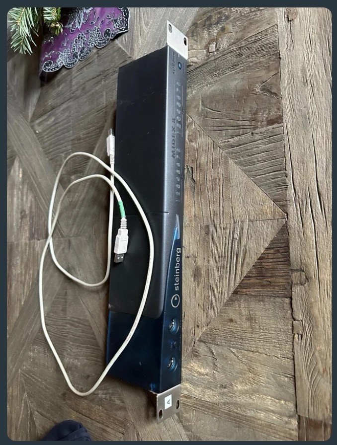 Interface USB MIDI en rack Steinberg Midex 8