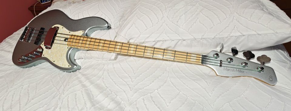 Sire Marcus Miller V7 Swamp Ash 2nd Gen LPB Lake Placid Blue mejorado