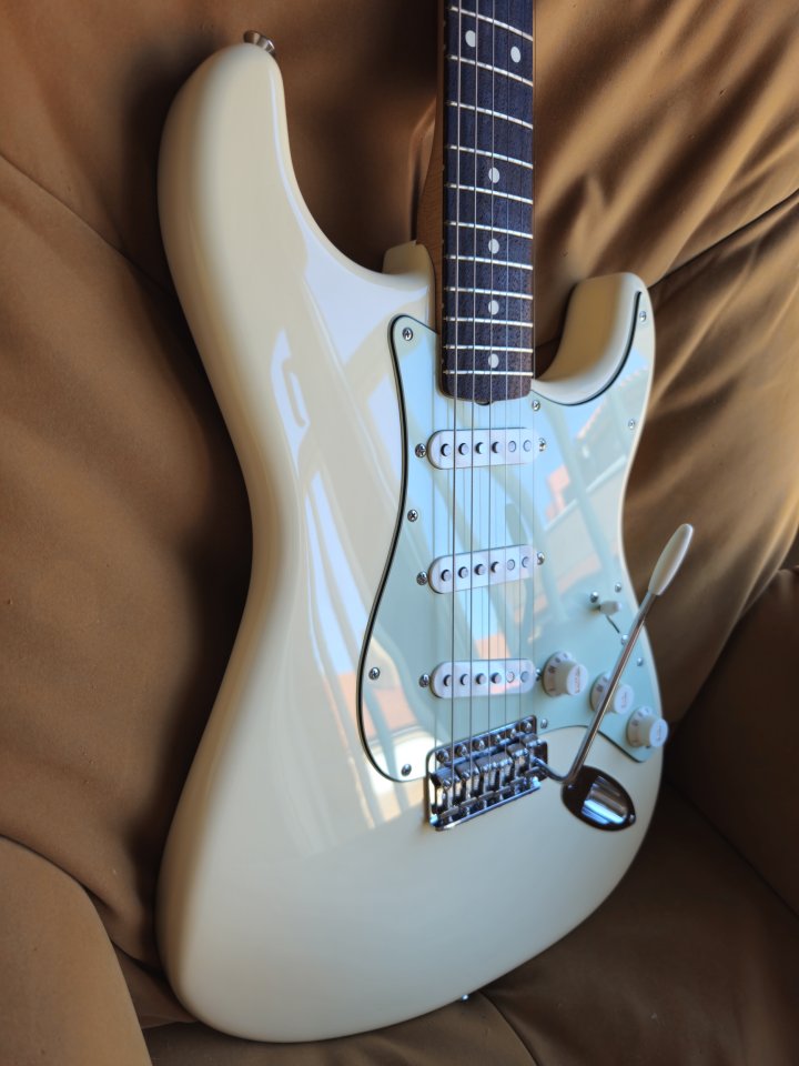 Fender Stratocaster vintera ii 60s de segunda mano · Foto 2 de 3 · La Rioja · 800 €