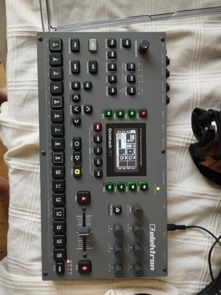Electrón Octatrack MKII - pack completo de segunda mano · Foto 9 de 10 · Bizkaia · 1375 €