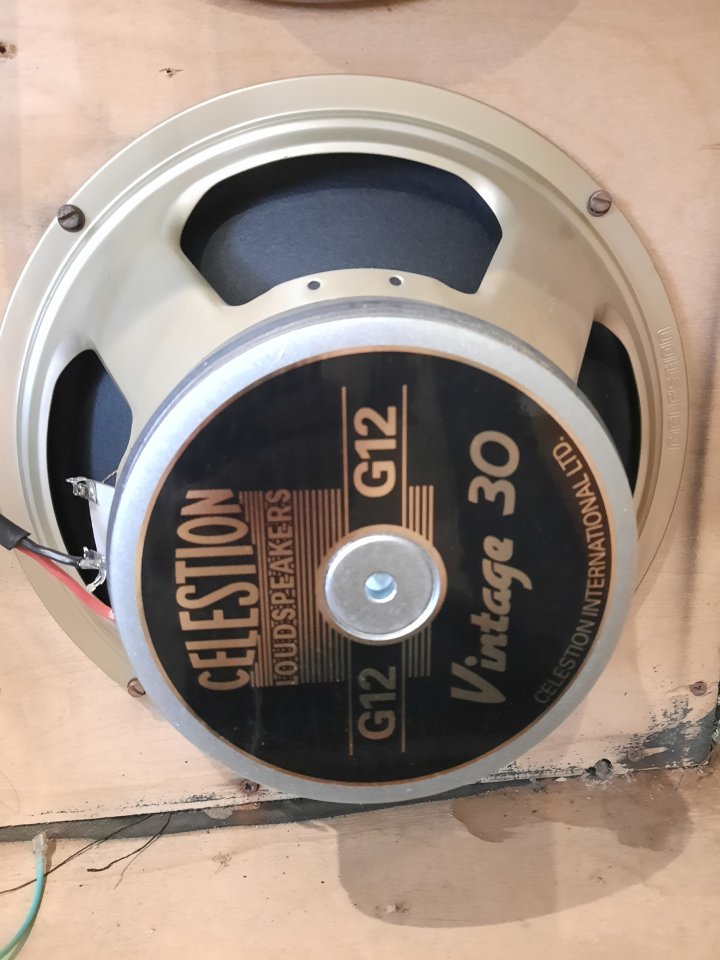 Celestion V30 de segunda mano · Pontevedra · 80 €