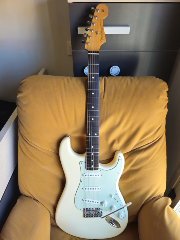 Fender Stratocaster vintera ii 60s de segunda mano · Foto 3 de 3 · La Rioja · 800 €