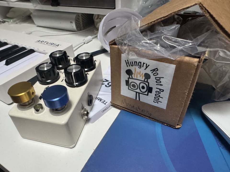 O cambio hungry robot The monastery de segunda mano · Foto 1 de 5 · Guadalajara · 130 €
