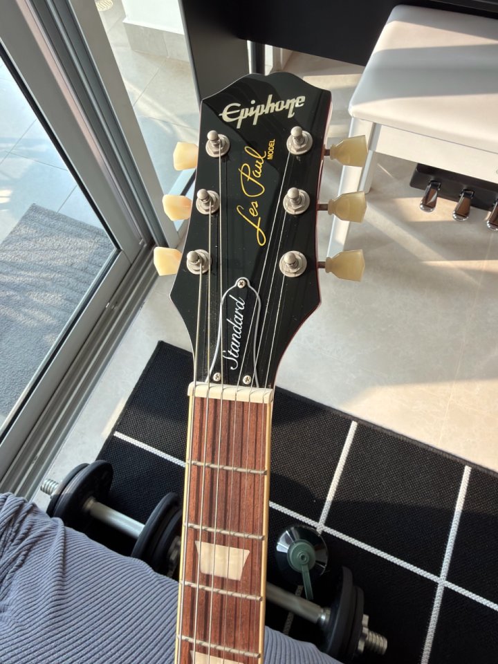 Epiphone Les Paul Standard con pastillas Gibson Burstbuckers 1, 2 de segunda mano · Foto 2 de 5 · Asturias · 500 €