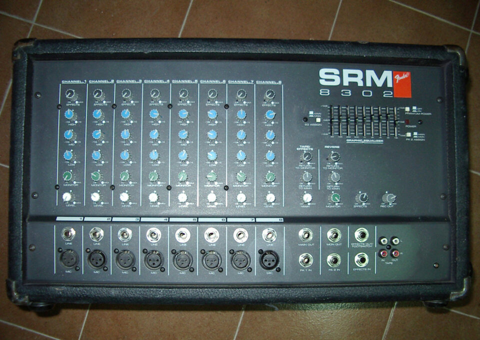 Mezclador y amplificador (etapa de potencia) Fender SRM 8302