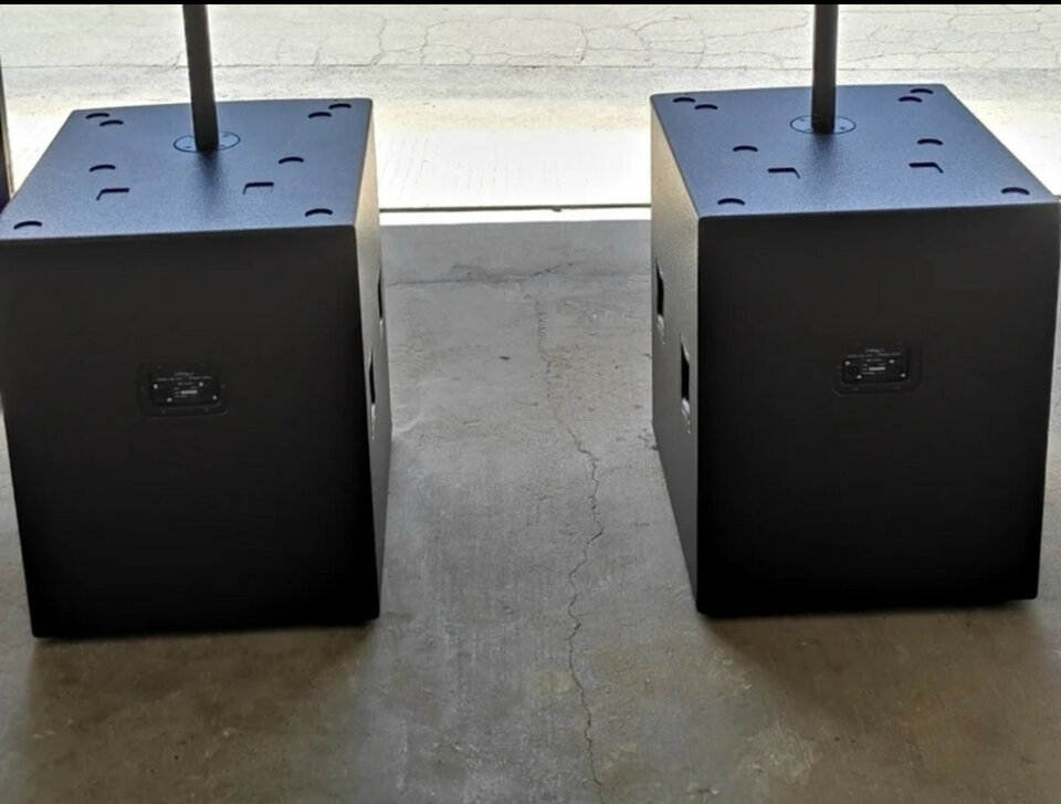 Subgraves 18 pulgadas 1200w SPL 136 db de segunda mano · Foto 5 de 9 · Ciudad Real · 550 €