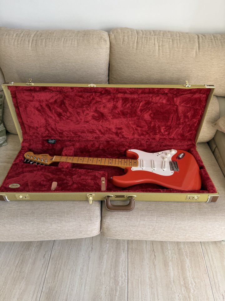 Stratocaster Made in Japan Squier by Fender Hank Marvin 1991 de segunda mano · Foto 1 de 4 · Valencia · 650 €
