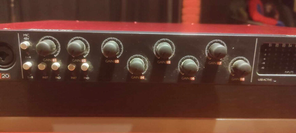 INTERFACE FOCUSRITE SCARLETT 18i20 de segunda mano · Foto 2 de 5 · León · 250 €
